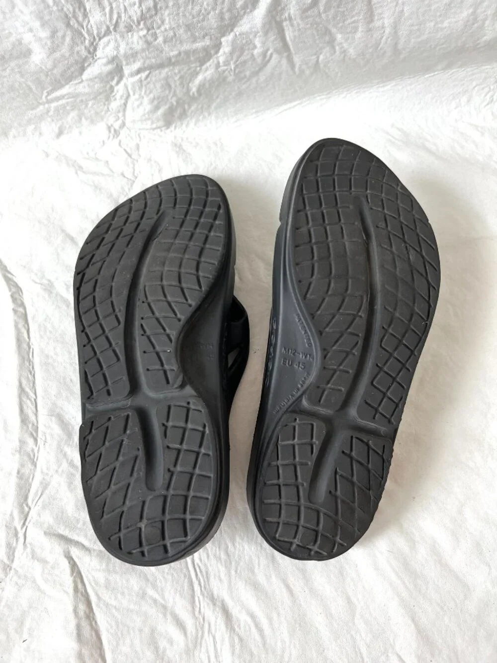 Oofos sandals black thong flip flop US mens 12 comfortable shoes EVA foam